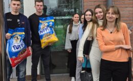 II edycja akcji PREZENT DLA CZWONOROGA_zdjęcie, II rok BW gr. W